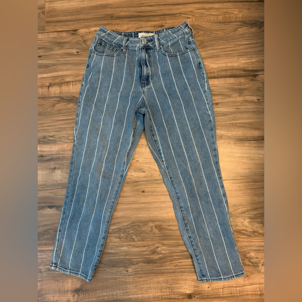 Loved these denim stripe jeans from PacSun, super cute mom jeans!!